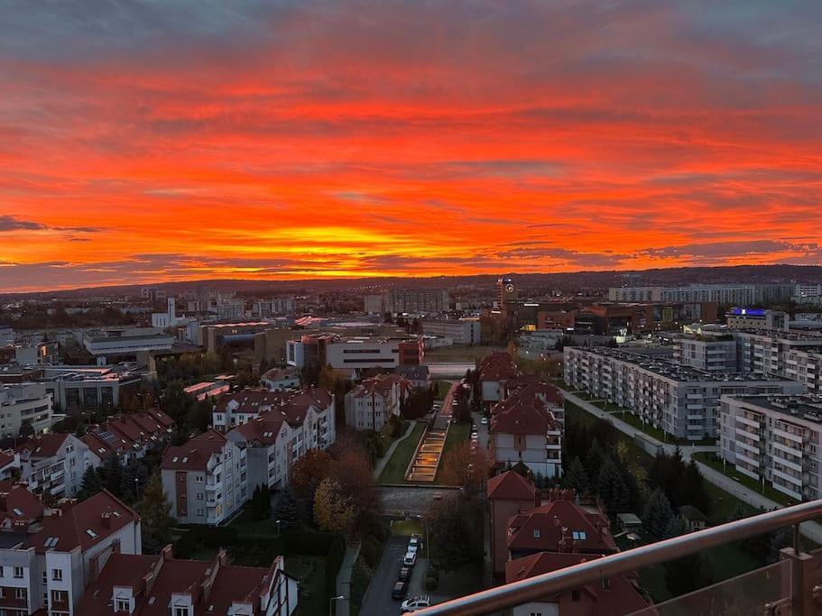 Capital Towers Sunrise Premium 14 Pietro / 14th Floor